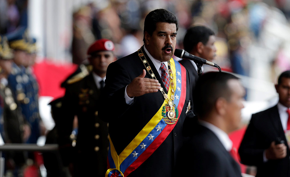 Maduro llama a poner fin al secuestro de la economía venezolana