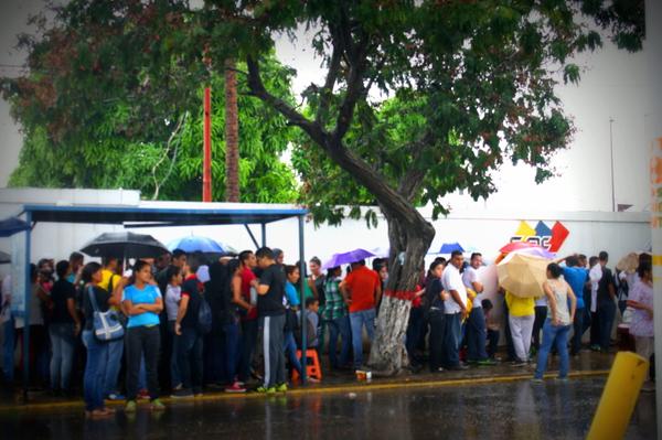 Detenidos por protestar frente al CNE de Barcelona para exigir inscripción en RE