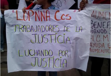Trabajadores tribunalicios protestaron para exigir contrato colectivo