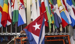 La bandera cubana ondea otra vez en Washington