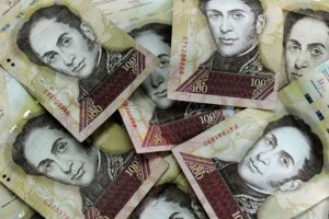 Billetes de 100 bolívares se esfuman de cajeros automáticos y taquillas bancarias