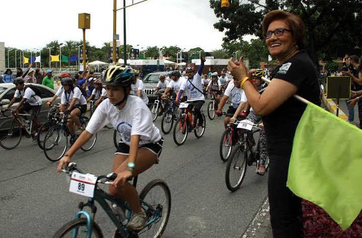 Helen Fernández hace un llamado a gobernante a “trabajar por la Caracas que merecemos”