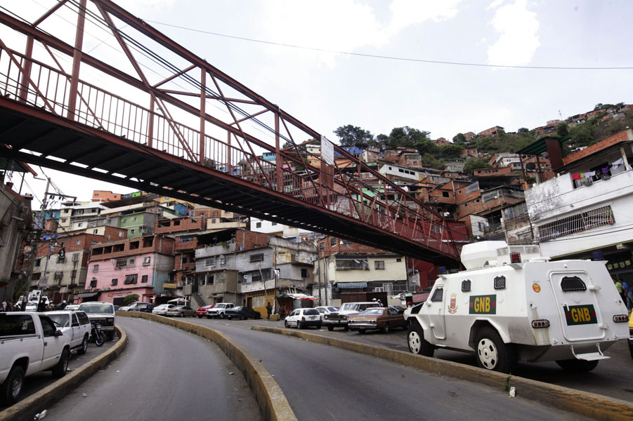 Recuperan vehículos robados durante operativo en la Cota 905