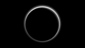 Nasa revela más imágenes y un video de Plutón cubierto de niebla y hielo
