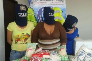 En el Zulia tres mujeres agraden a una cajera por productos regulados