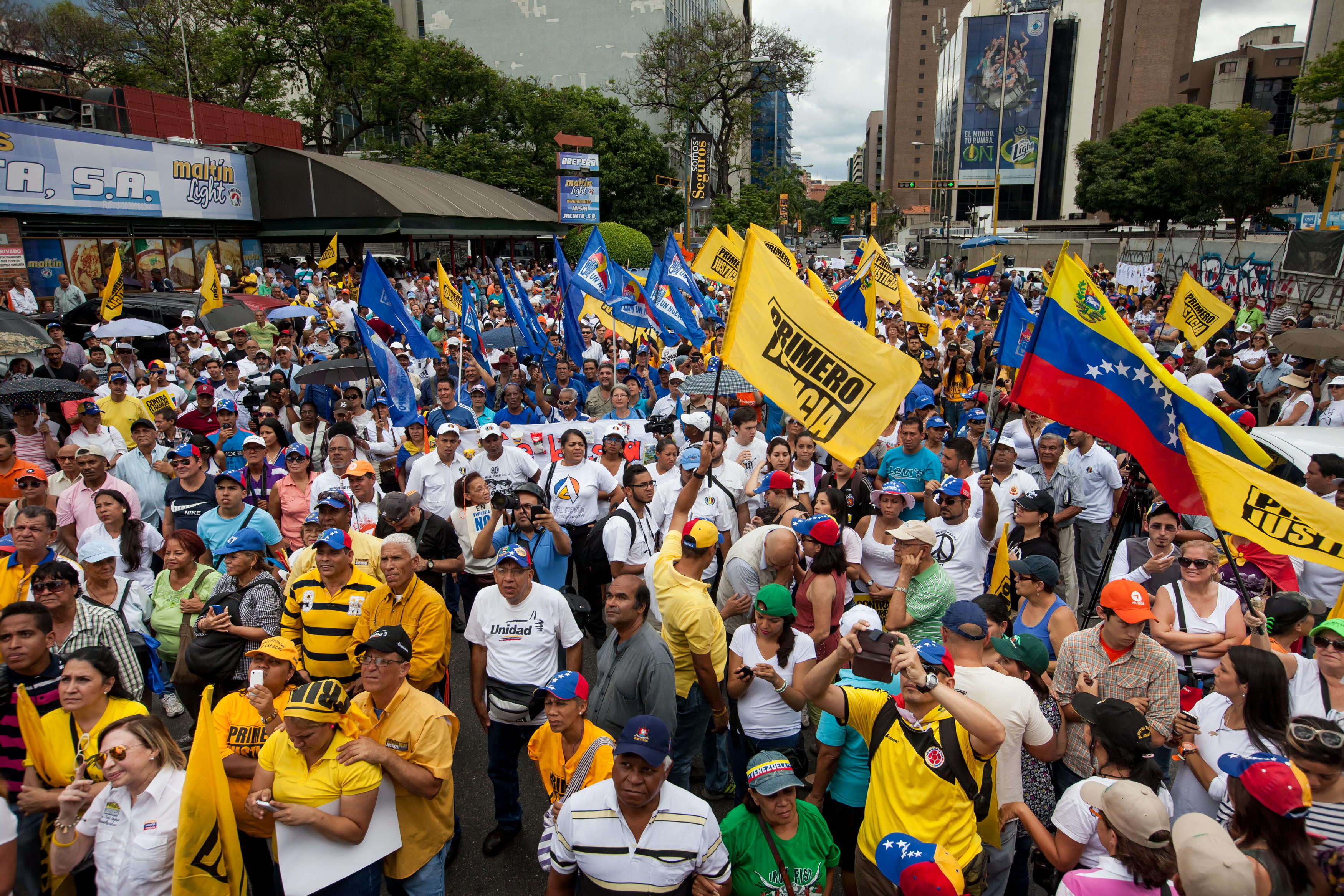 Oposición venezolana enfocada en las parlamentarias del #6D