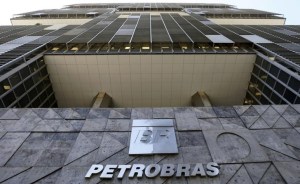 Petrobras sufrió pérdidas históricas en 2015