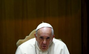 El papa Francisco insta a responder con misericordia ante la inmigración