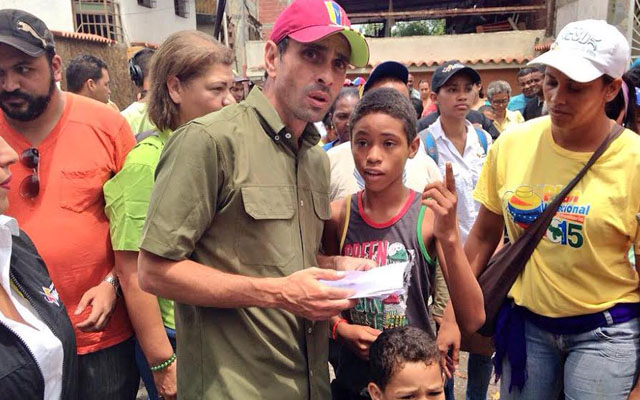 Capriles: Maduro deja el show y dale la cara al pueblo del Táchira