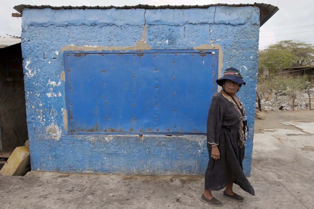 Una mujer de la etnia Wayúu en la frontera   REUTERS/Isaac Urrutia