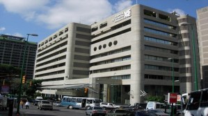 Suspendidas en reconocida clínica privada de Caracas cirugías cardiovasculares que requieran prótesis
