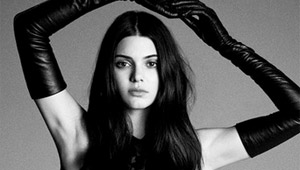 Se medio ven, pero aquí están… los pezones de Kendall Jenner