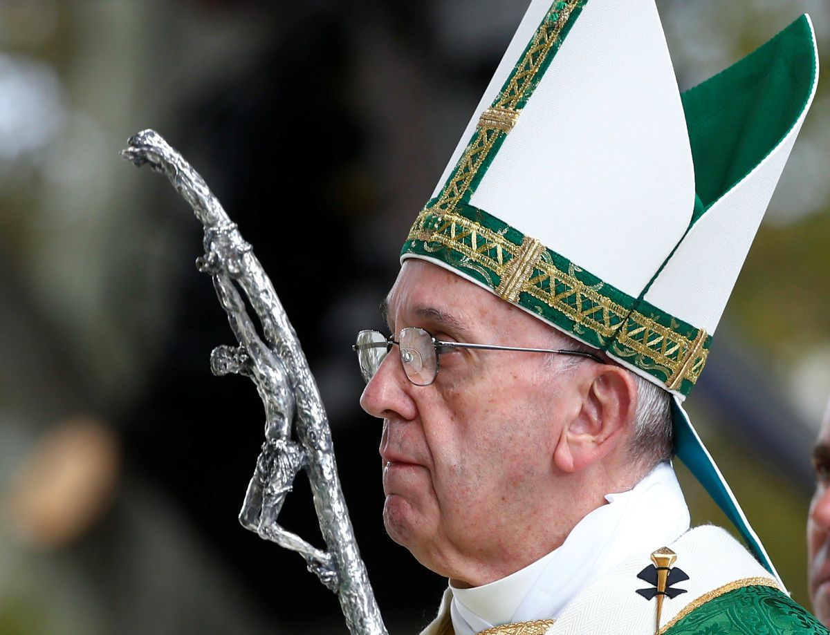 El Papa pidió abandonar divisiones estériles en misa de despedida de EEUU (Fotos)