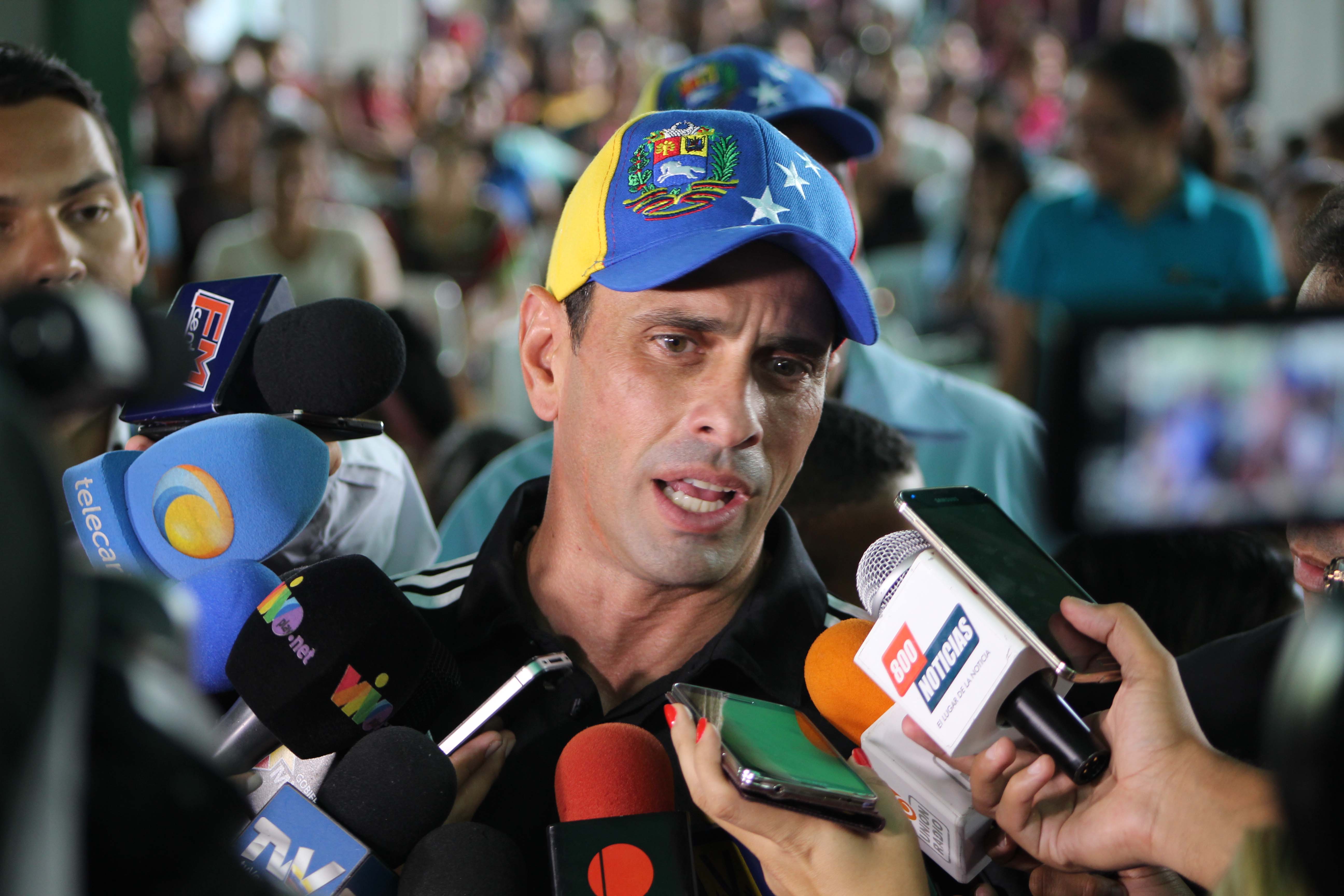 Capriles: Ministro de Defensa debe explicar por qué granadas están en manos de particulares