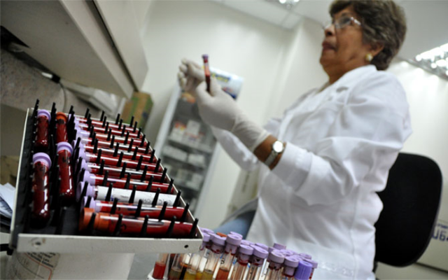 Desabastecimiento de reactivos en laboratorios del país llega a 70%