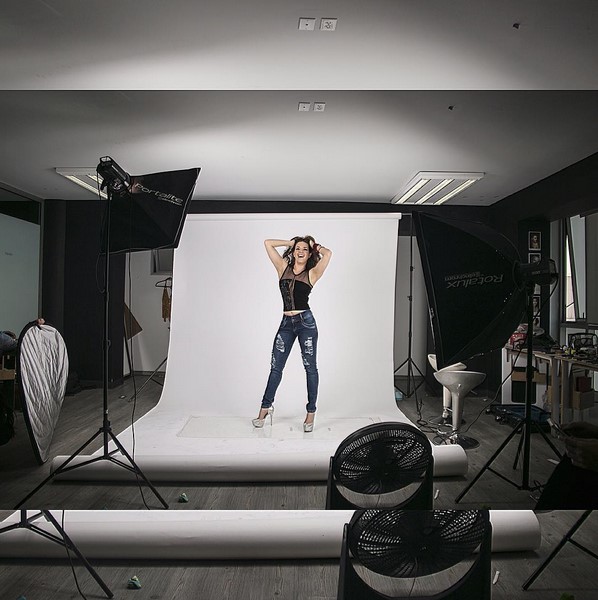 ¡Piernona! Alicia Machado estrenó sus nuevos jeans con estas sexys fotos