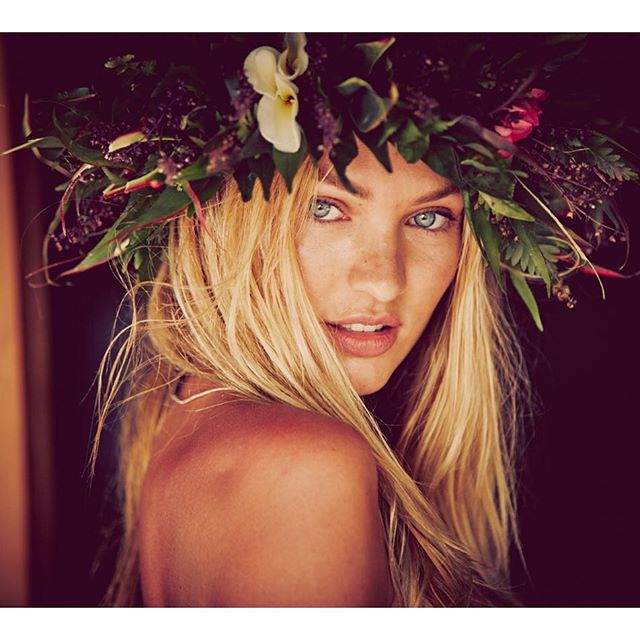 ¡Ay papá! Candice Swanepoel sube foto desnuda y en cuatro a Instagram