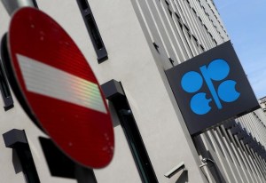 Informe Opep: La oferta mundial de petróleo sigue siendo superabundante