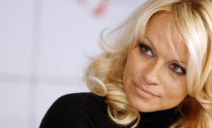 La confesión sexual de Pamela Anderson sobre su relación con una figura del fútbol francés