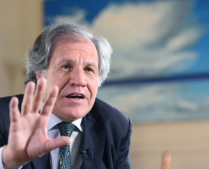 Almagro dice que la “única salida” a la crisis es el referendo