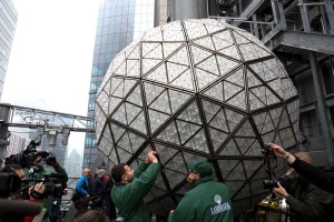 La esfera de Times Square está casi lista para el Año Nuevo (fotos y video)