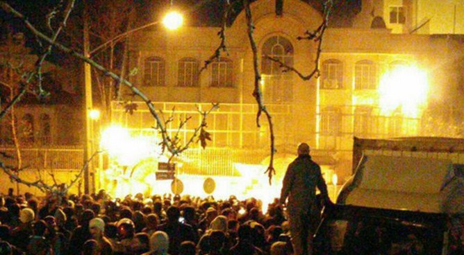 Atacan la embajada de Arabia Saudita en Teherán