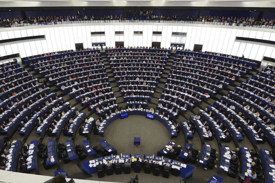 El Europarlamento sanciona a seis diputados por negarse a mostrar el pase Covid para ingresar a la Eurocámara