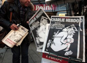 Periódico del Vaticano califica de lamentable portada del Charlie Hebdo