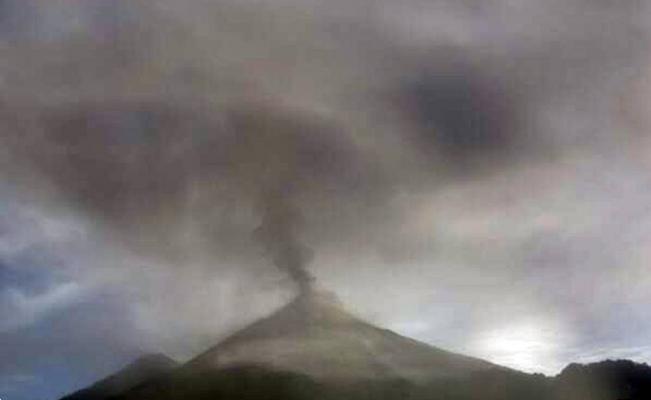 Volcán guatemalteco de Fuego entra en erupción, la segunda del año