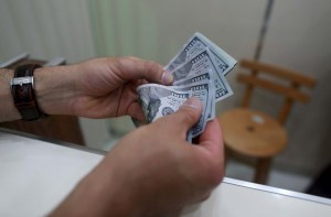 Moneda nacional pierde casi Bs 6 en un día: Así cerró el Simadi este martes
