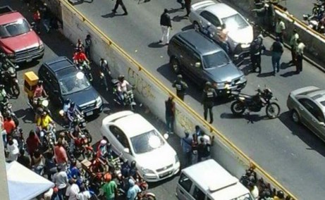 Tiroteo dejó un muerto en el elevado de Palo Verde (Fotos)