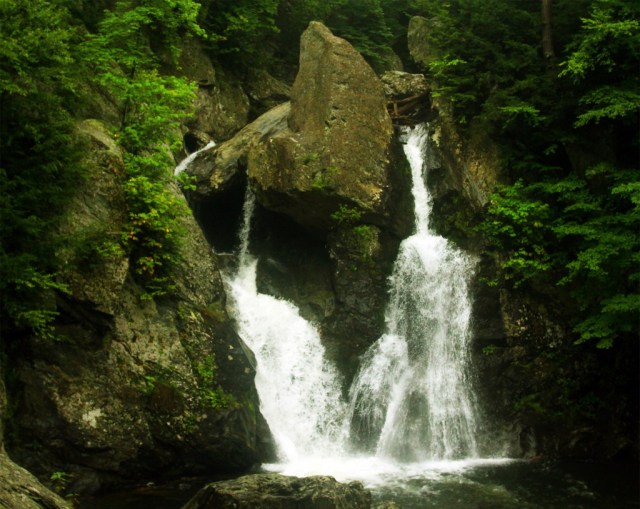 Bash Bish Falls está en esta lista debido a sus piscinas de poca profundidad donde no se puede nadar de forma segura. Las muertes que se han producido en la zona fueron causadas en su mayoría por ahogamiento y por imprudentes saltos desde las rocas.