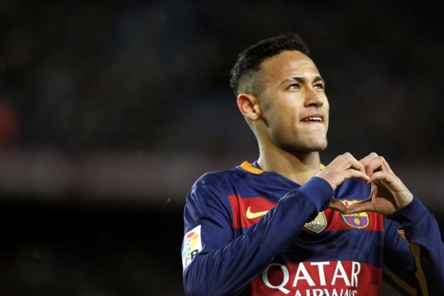 La madre de Neymar declara mañana por estafa en el fichaje de su hijo