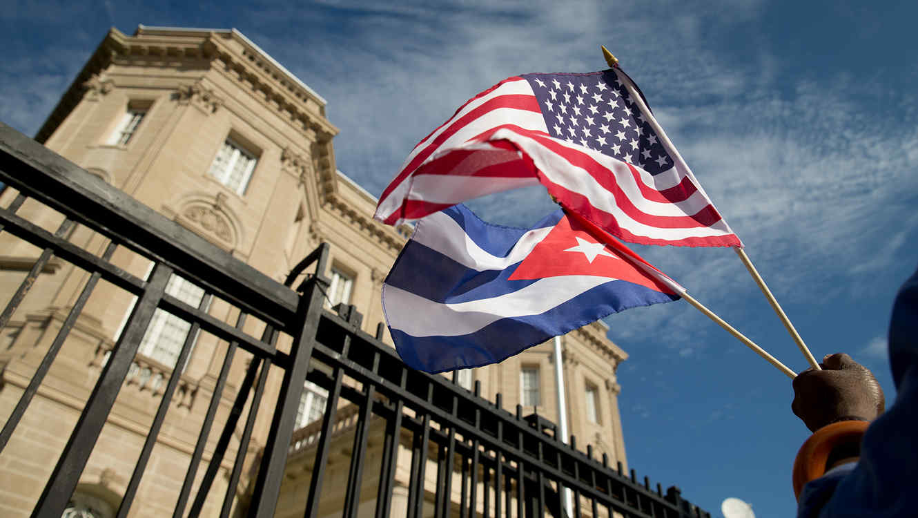 Cuba y EEUU firman histórico acuerdo para restablecer vuelos regulares