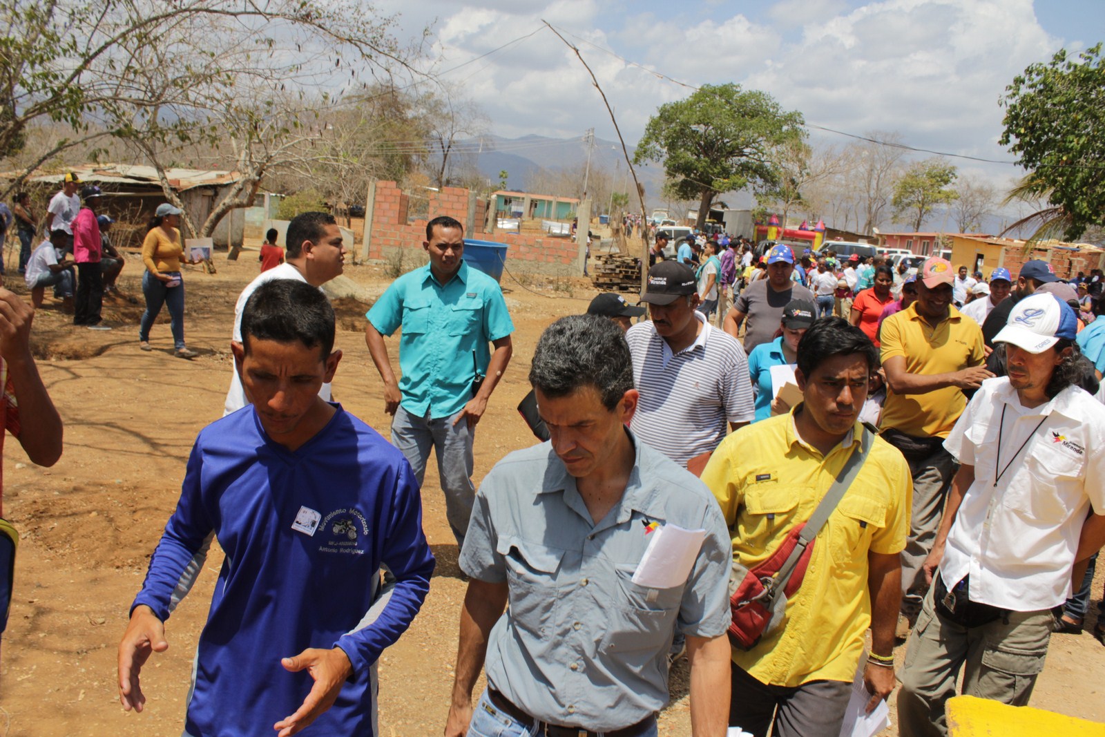 Gobierno de Miranda mejoró acueducto y vialidad en Santa Lucía