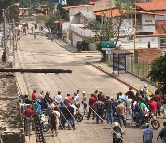 Protestas estudiantiles dejan varios detenidos en la Avenida Don Tulio Febres Cordero de Mérida