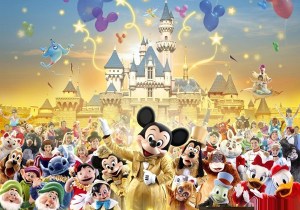 Disneyland Shanghai viste a Mickey y Minnie con ropa clásica china