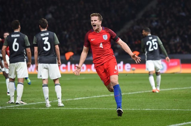 Inglaterra venció en Berlín a una Alemania que fue pitada por su público