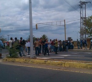 #7A: Estudiantes de la Unexpo manifiestan por falta de transporte