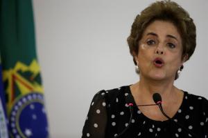 Rousseff sanciona ley que autoriza uso de polémica píldora contra cáncer