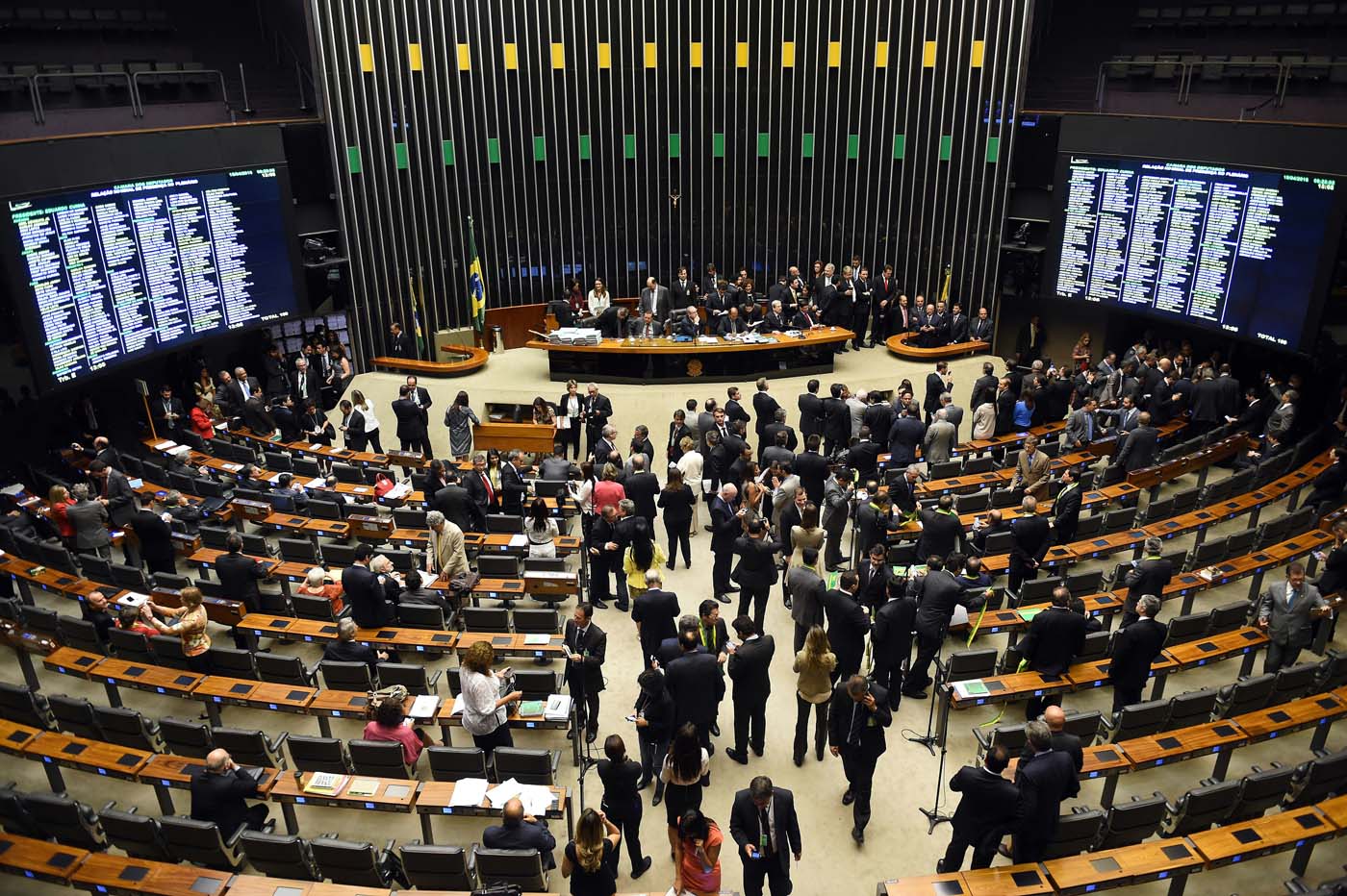 Destituyen en Brasil al diputado que orquestó la caída de Rousseff
