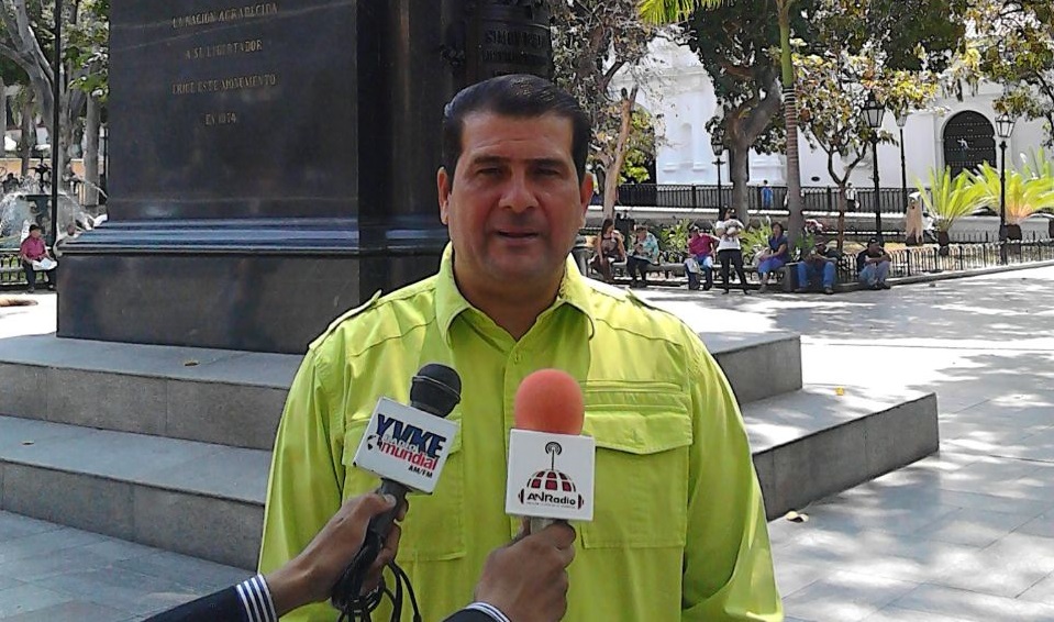 Salomón Álvarez: Maduro debe rectificar y soltar los dólares a empresas productivas