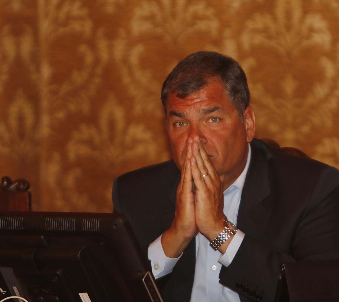 Interpol no ha rechazado el pedido de difusión roja contra Correa, según ministra ecuatoriana