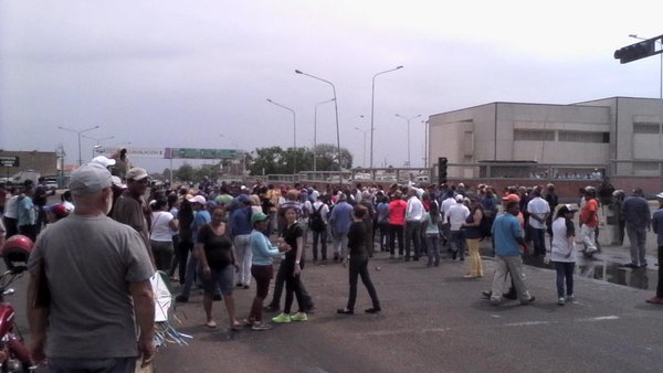 Protestan en el Zulia por incumplimiento del plan de racionamiento eléctrico