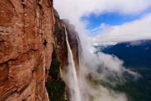 EN VIDEO: Majestuosidad del Salto Ángel se dejó ver con tres cascadas y caudales al máximo