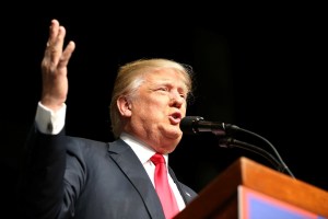 Trump propone “suspender la inmigración” de países con historia de terrorismo