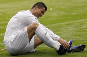 Cristiano Ronaldo sustituido en La Coruña debido a un pisotón