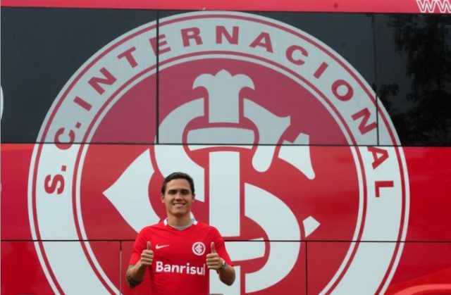 El Internacional de Porto Alegre presentó a Luis Manuel Seijas