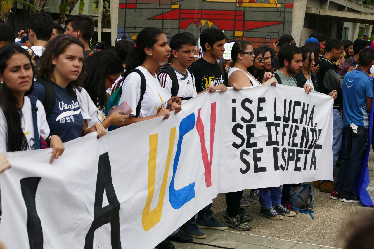 Estudiantes saldrán hoy a la calle en protesta por suspensión de recolección del 20%