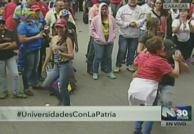 Marcha chavista en Plaza Venezuela
